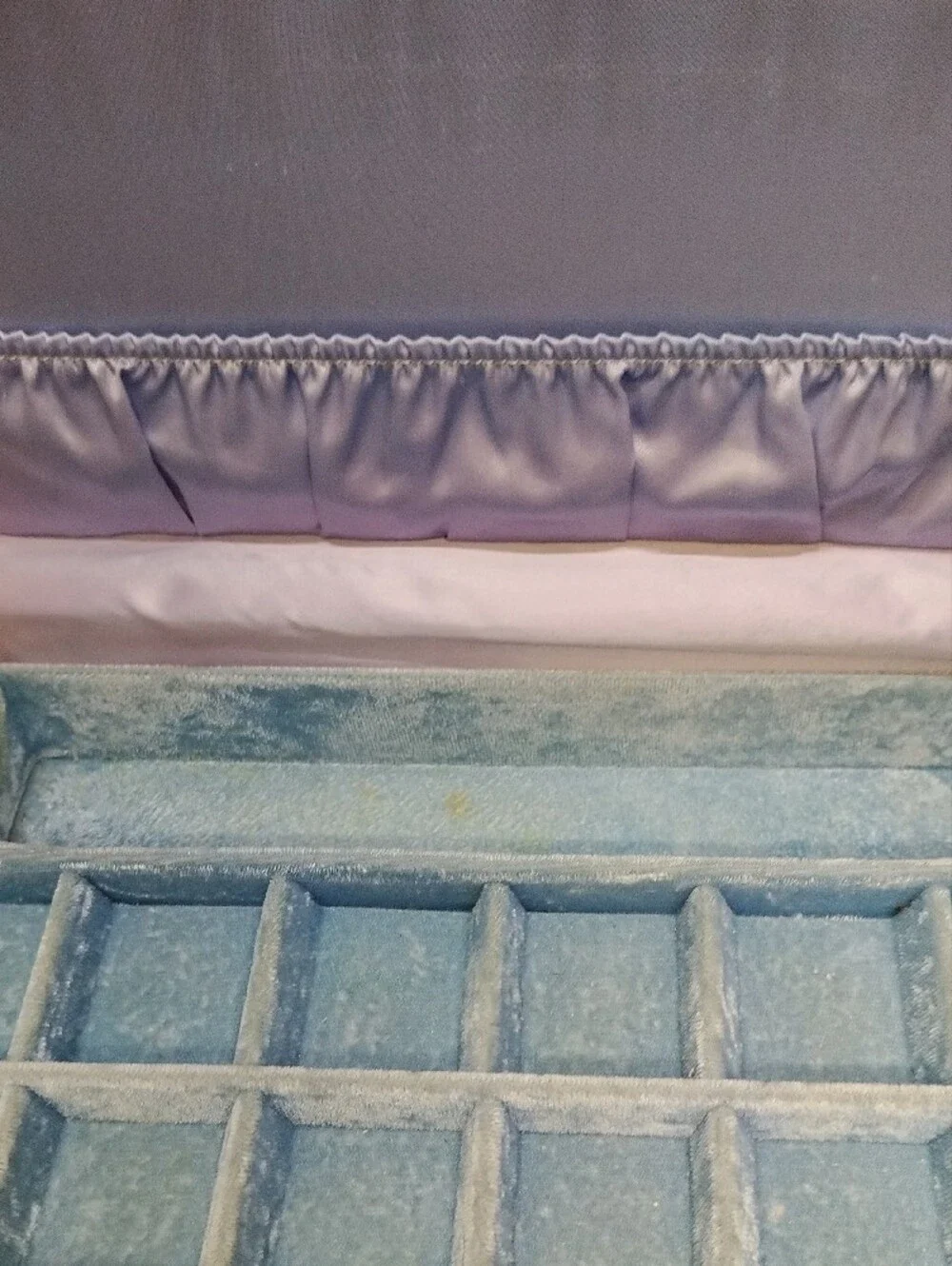 Vintage Cream Mele Jewelry Box W/ LightBlue Velvet & Lavender Silk Lining No Key
